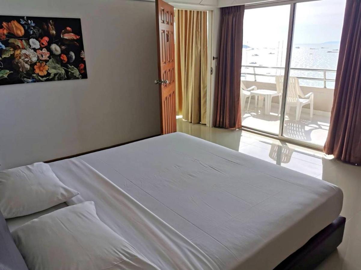 Mark Land Pattaya Beach Buitenkant foto