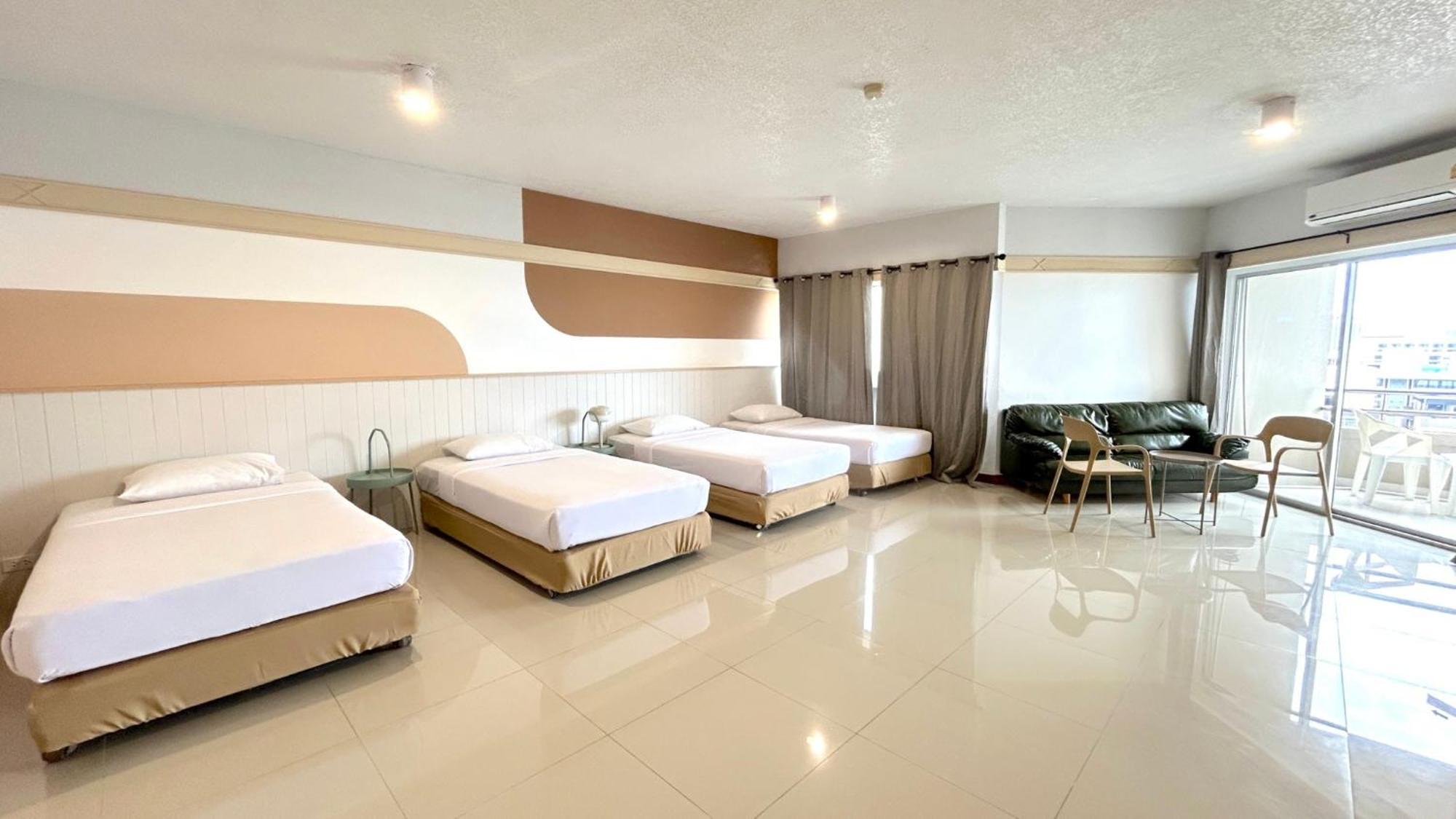 Mark Land Pattaya Beach Buitenkant foto
