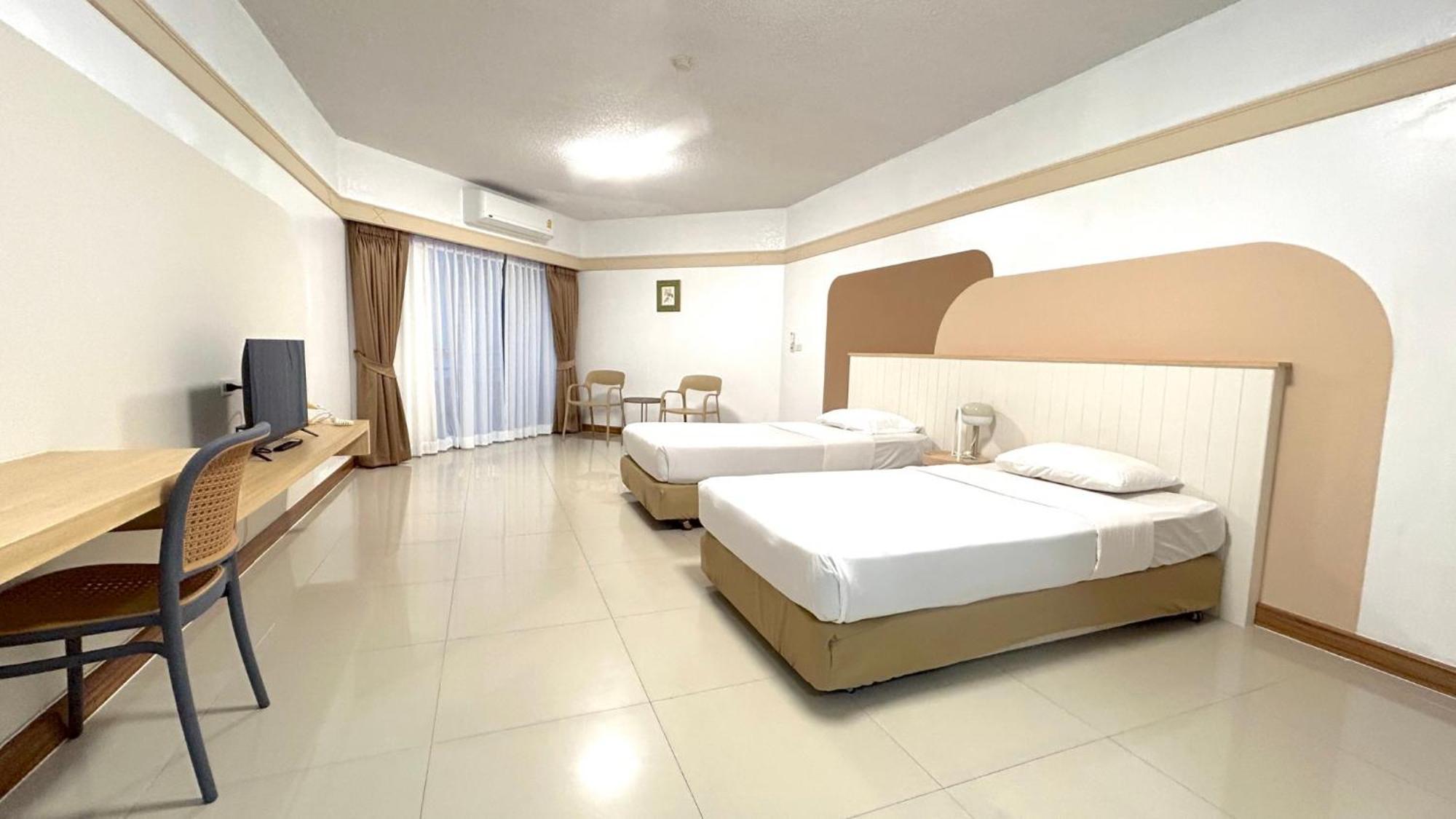Mark Land Pattaya Beach Buitenkant foto
