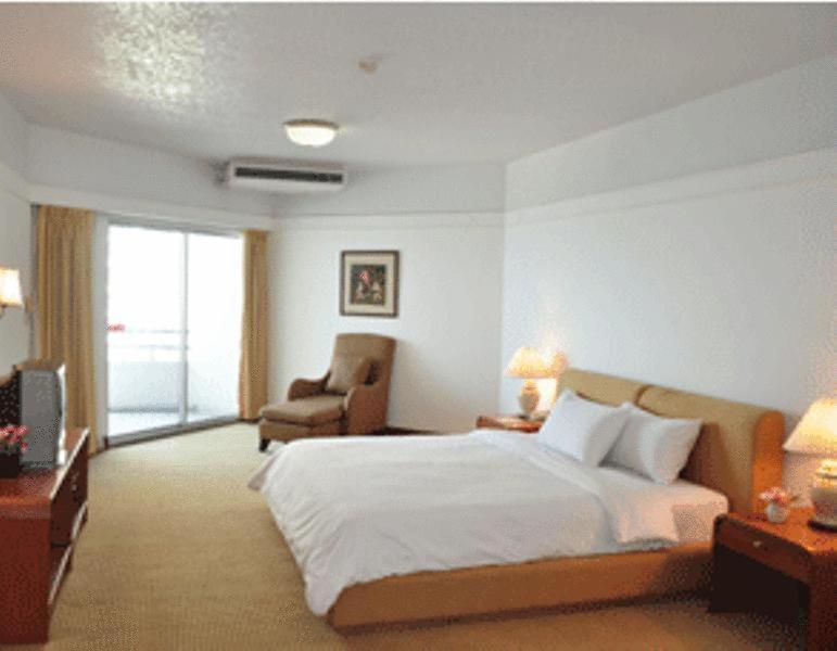 Mark Land Pattaya Beach Kamer foto