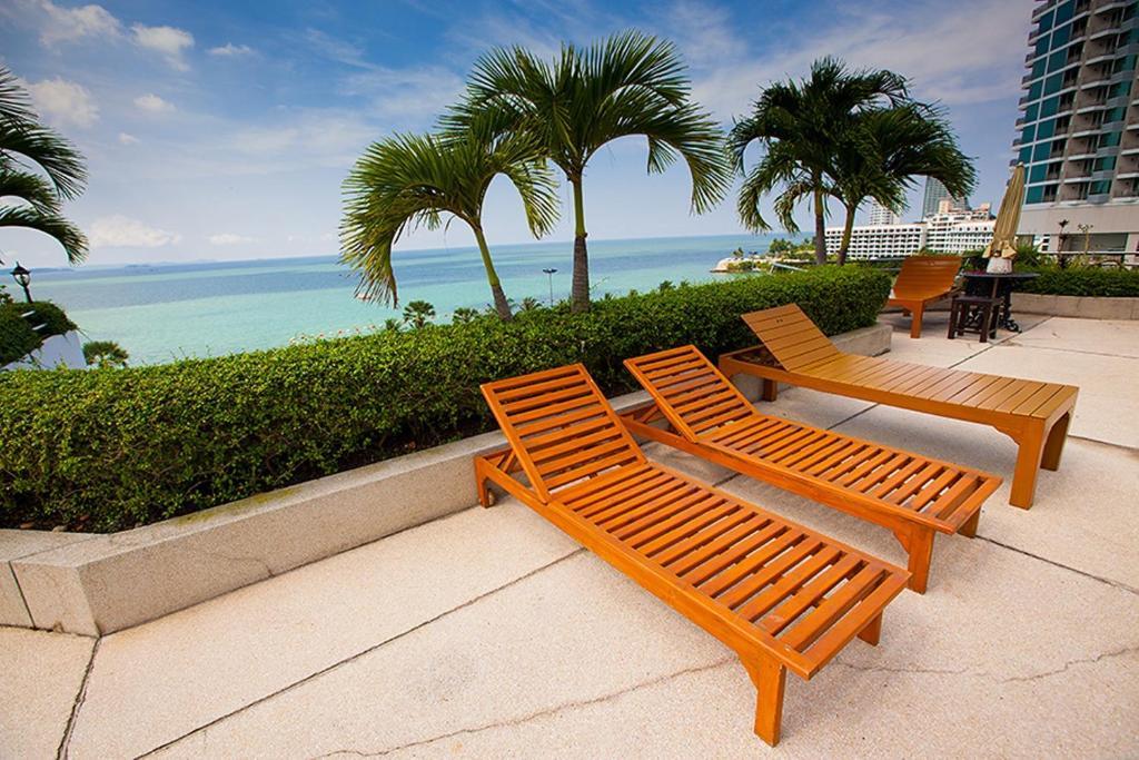 Mark Land Pattaya Beach Buitenkant foto